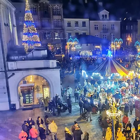 Rynek 23 Lux, Z Widokiem Na Ratusz Starego Miasta *